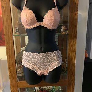 NWT Shimmering VS PINK Bra 34 B & M Panty Set